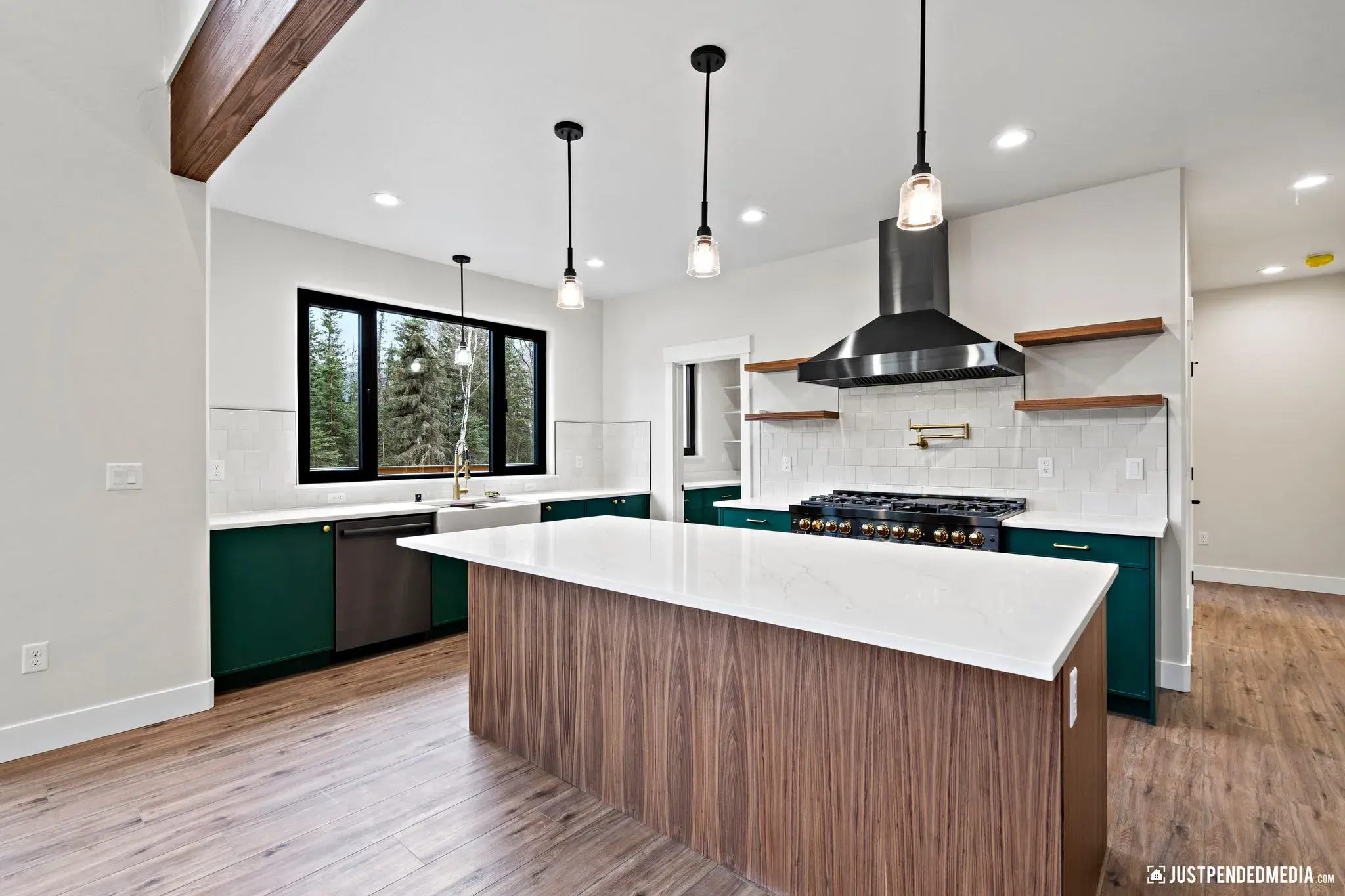 Carroll Creek gallery photo 2